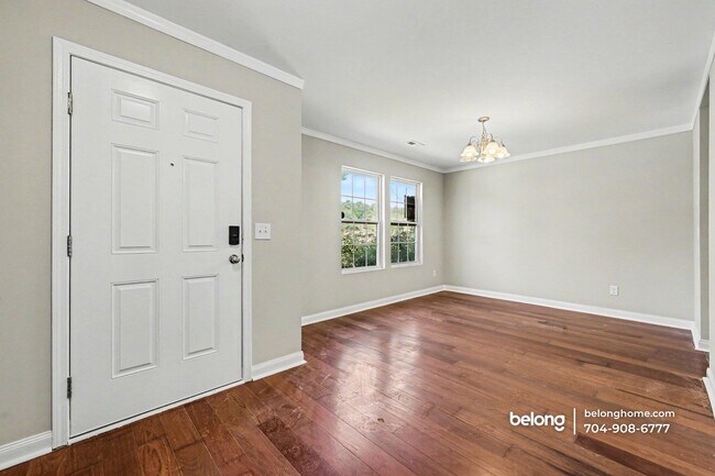 Foto del edificio - 6907 Hopkins Street