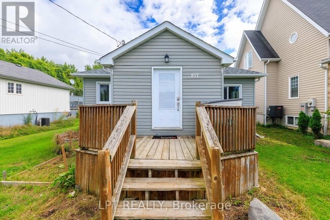 Building Photo - 837 Montsell Ave