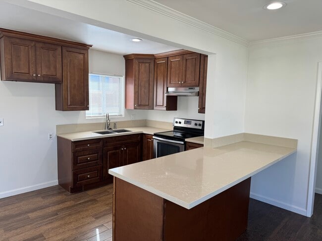 Building Photo - 2417 Huntington Ln