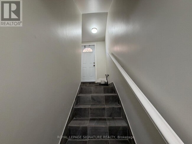 Photo du bâtiment - 5 Alabaster Rd