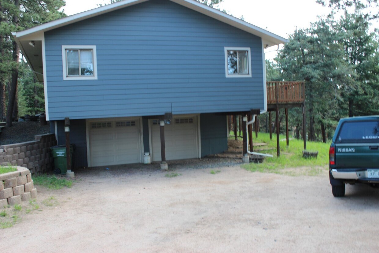 Primary Photo - Charming Home on 1.5 acres in Conifer!!