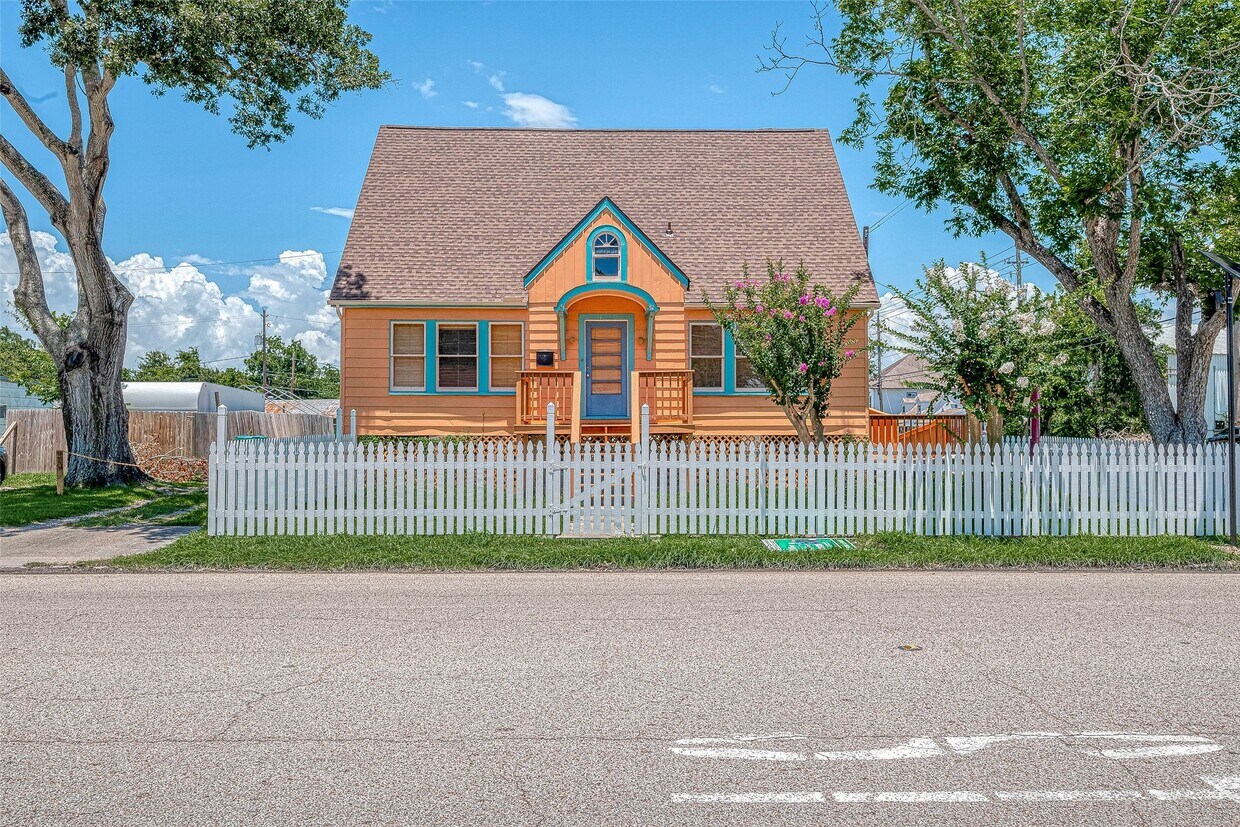 Foto principal - 1502 Main St