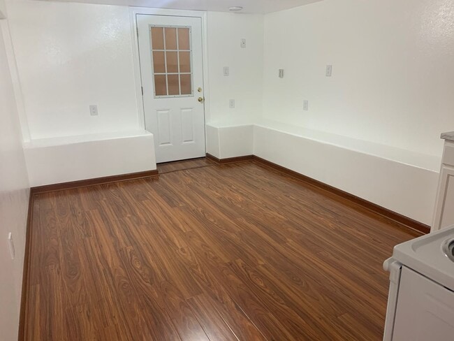 Building Photo - 224 Farewell Ave