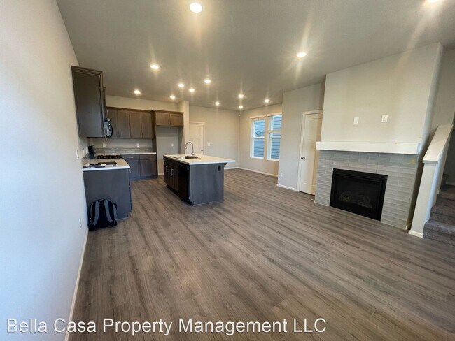 Building Photo - 3 br, 2.5 bath House - 1772 NW Landon Street