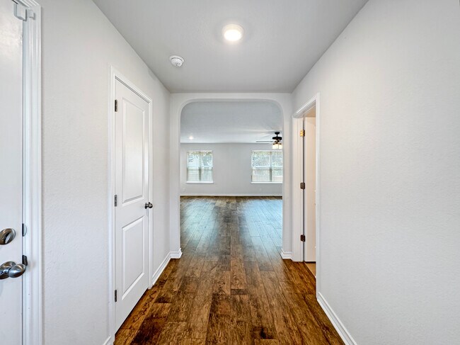 Building Photo - 14222 Geyserite Ave