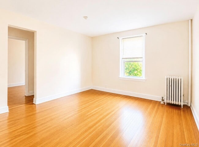 Building Photo - 472 Gramatan Ave