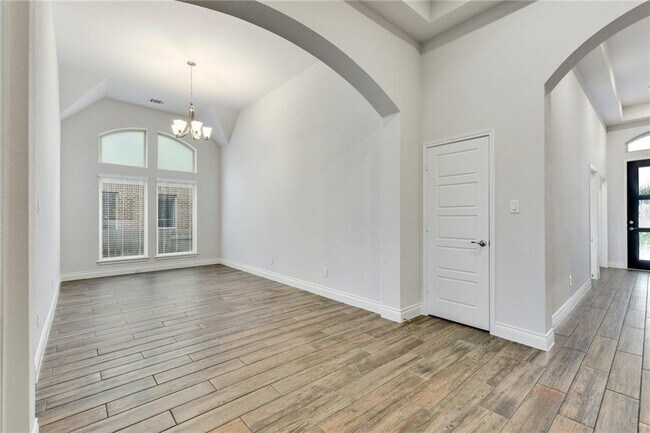 Foto del edificio - 1205 Lakeside Ranch Rd