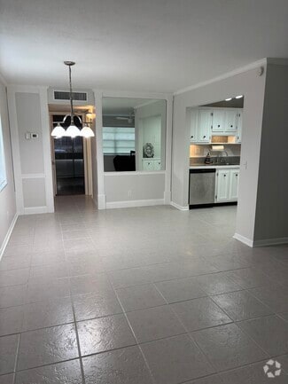 Building Photo - 489 Flanders Dr