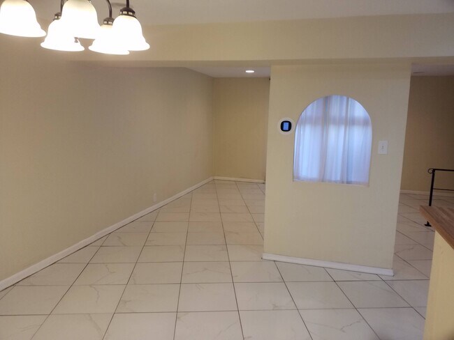 Foto del edificio - 2404 Smith Ave