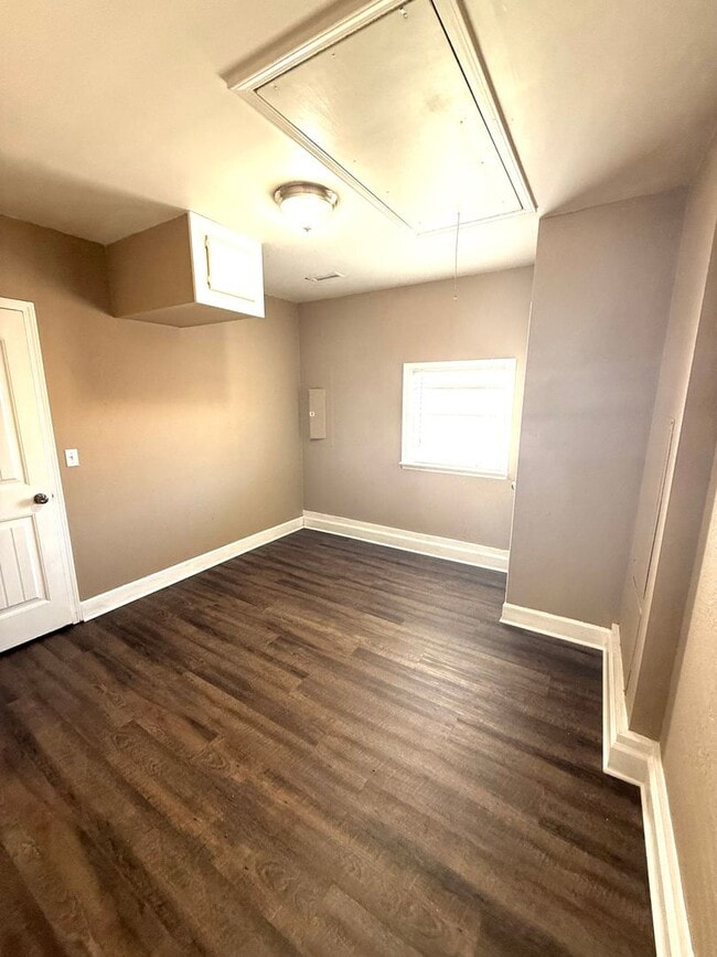 Foto del edificio - ** 4 Bed 2 Bath located in Park Lake ** Ca...