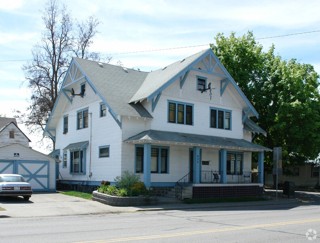 Primary Photo - 625 W Maxwell Ave