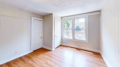 Building Photo - 71 Lilac St