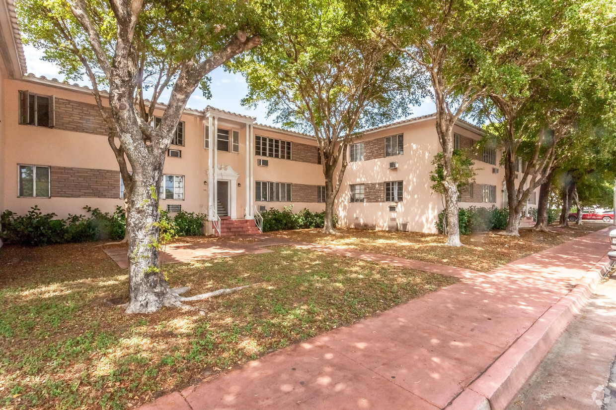 Foto principal - 685-785 84th St