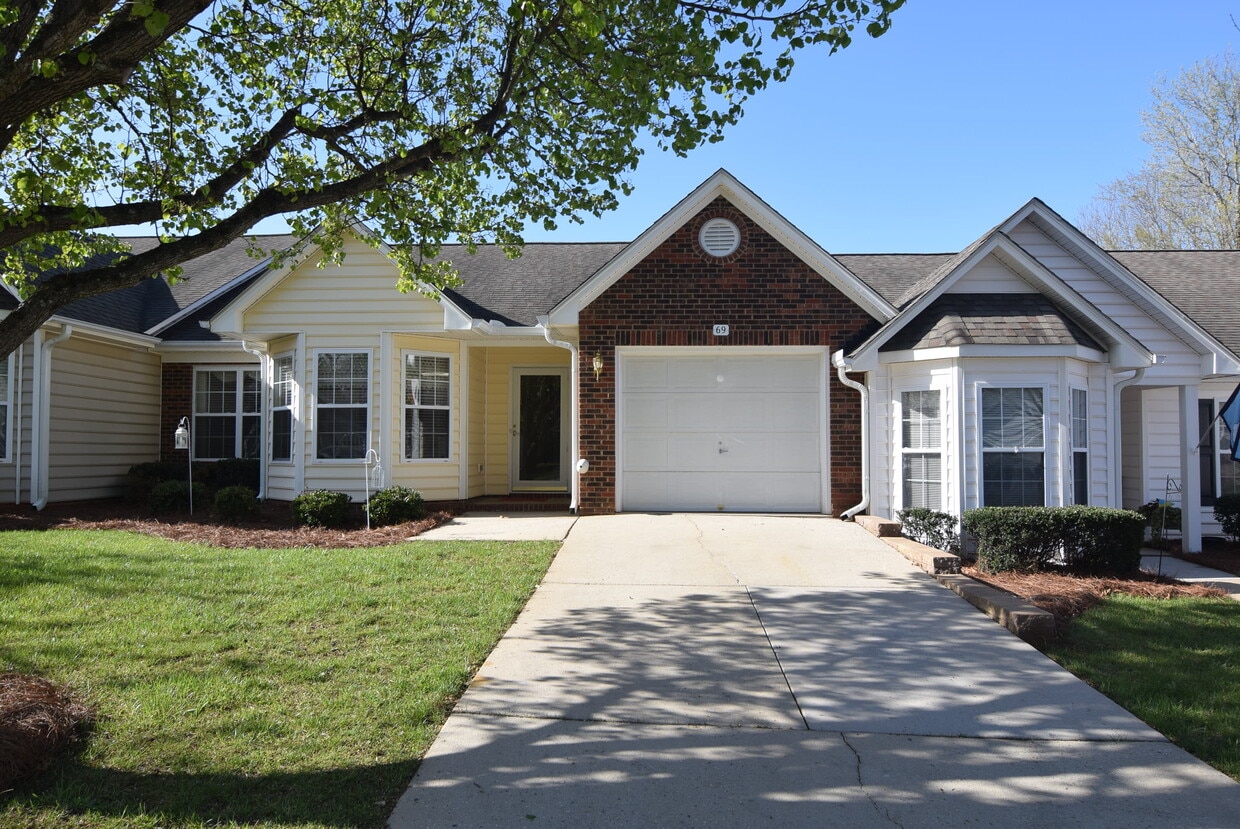 69 Mansfield Cir, Greensboro, NC 27455 Townhouse for Rent in