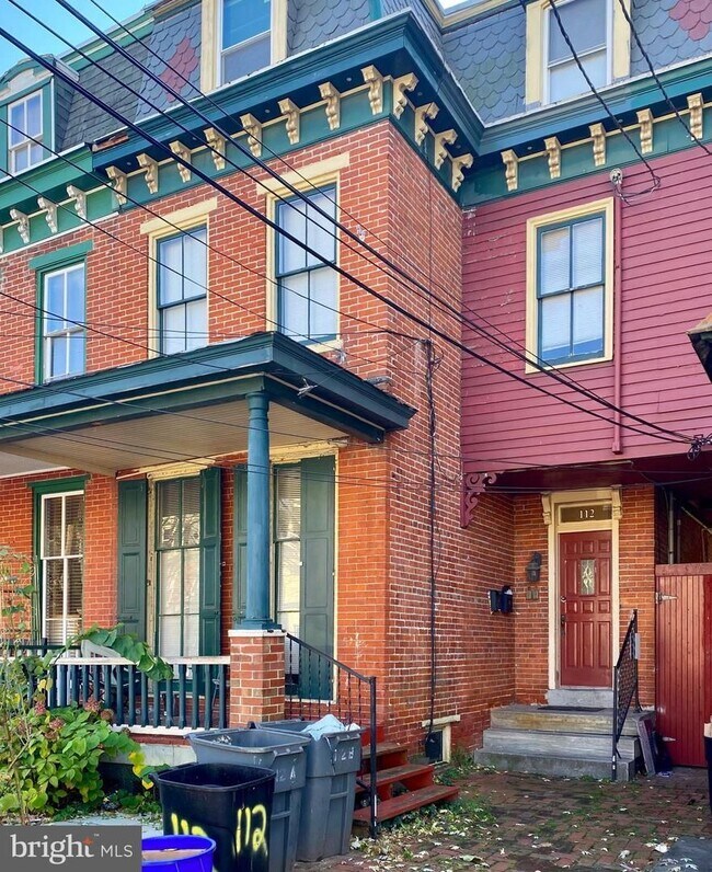 Foto del edificio - 112 Linden St