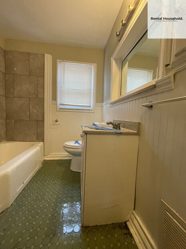 Foto del edificio - Beautiful 3 Bedroom Bungalow- Just $1300 a month