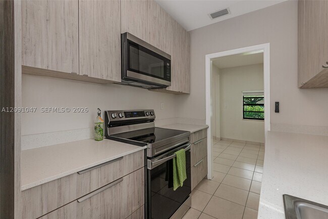 Foto del edificio - 1679 NE 176th St