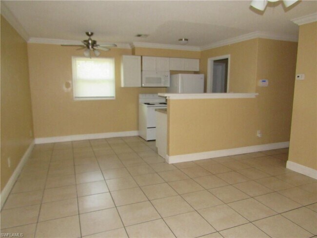 Building Photo - 44 Andora St