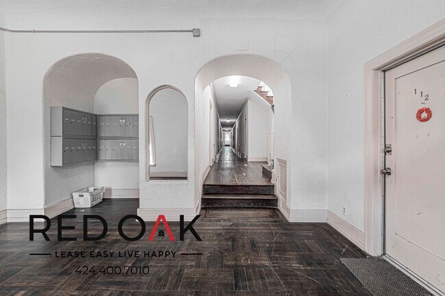 Building Photo - 415 S Westlake Ave