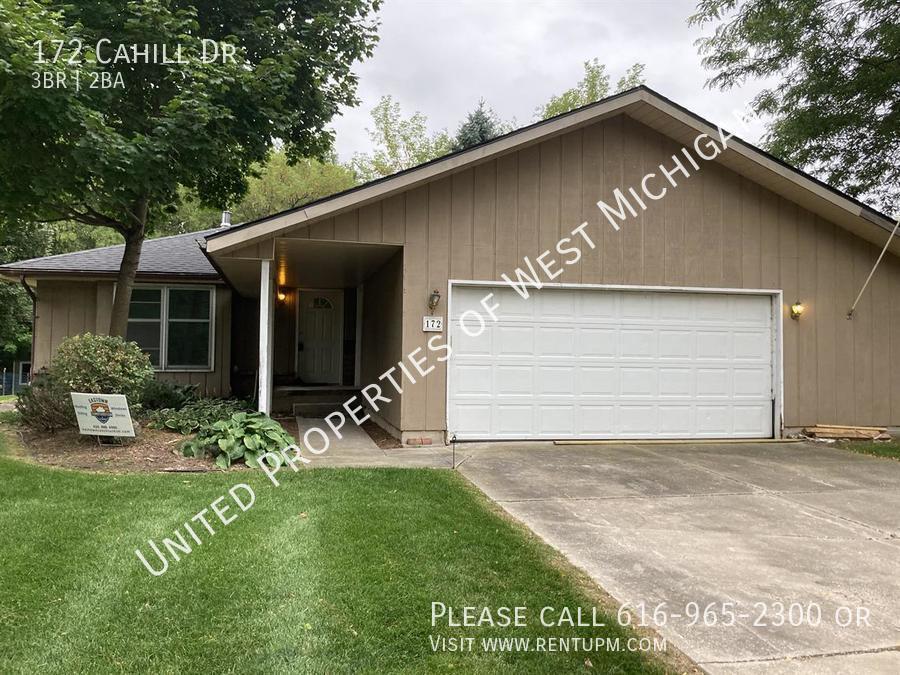 Building Photo - Available Now | 3 Bed 2 bath Single Family...
