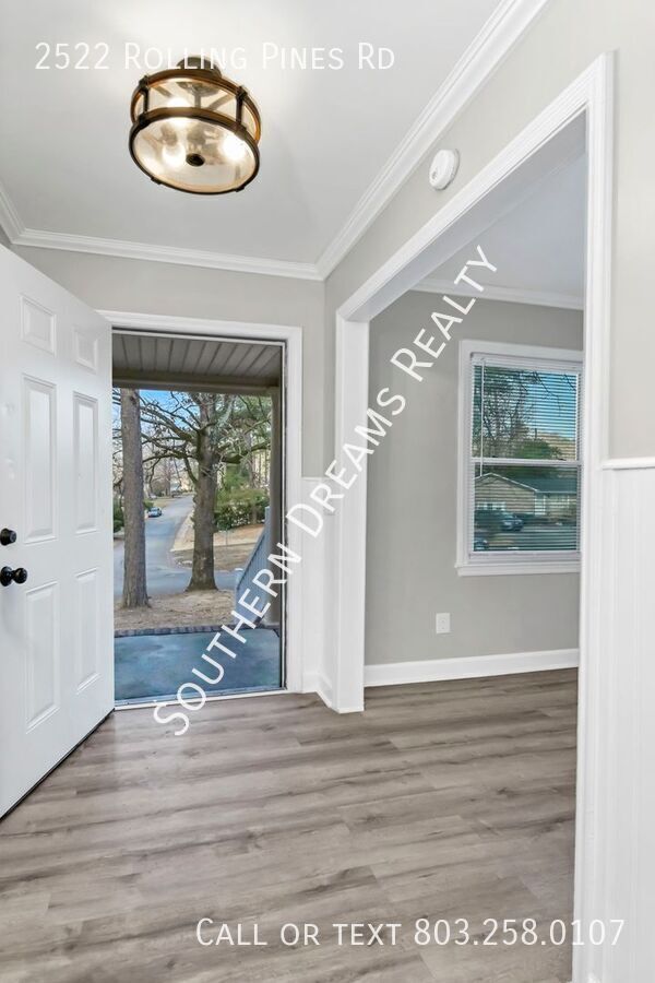 Foto del edificio - 2522 Rolling Pines Rd