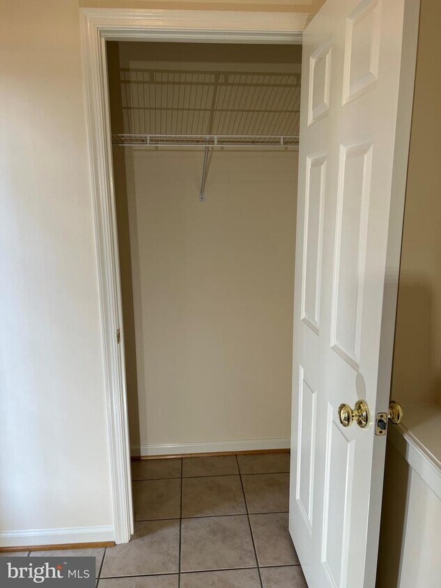 Foto principal - 2706 Manhattan Pl