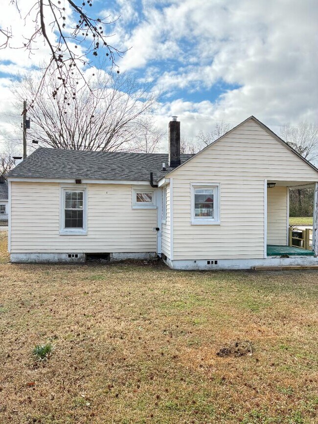 Foto del edificio - 1601 Queen St E