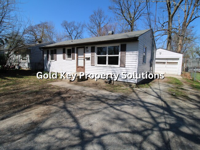 Foto del edificio - Eastside 3 BR 1 BA House with Garage and Central Air (SECTION 8 APPROVED)
