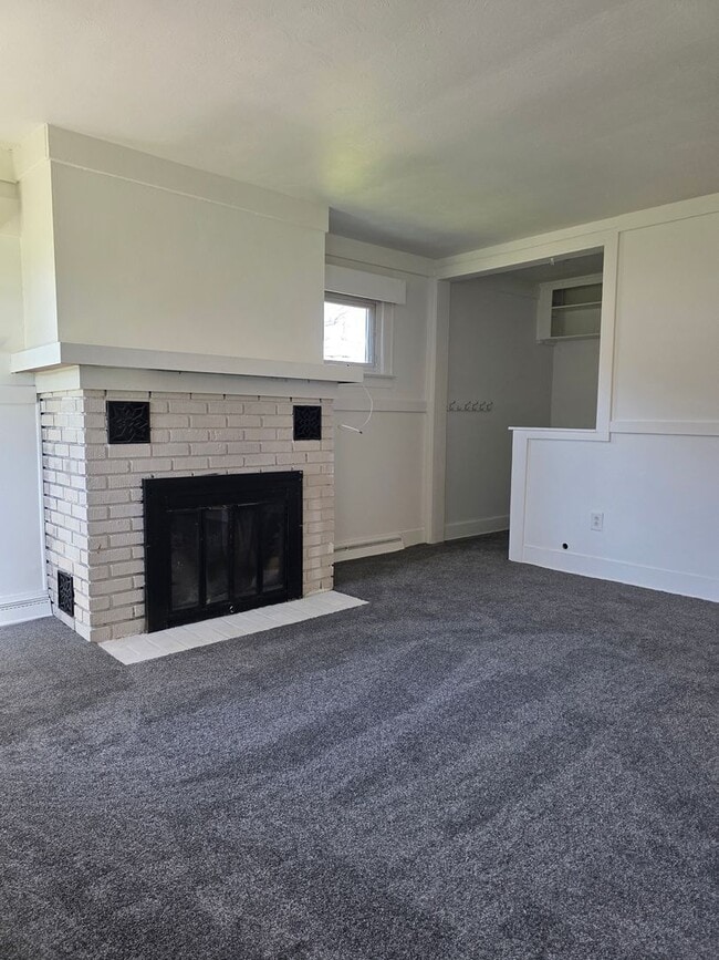 Building Photo - 397 Upper Oakwood Ave