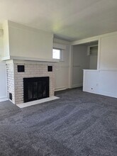 Building Photo - 397 Upper Oakwood Ave