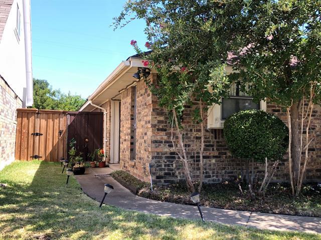 Building Photo - 2135 Cordoba Dr
