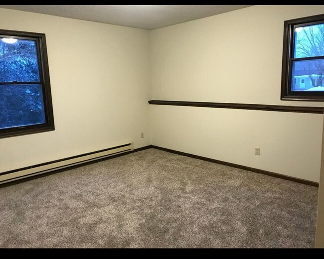 Building Photo - 4798 Tacoma Cir SE