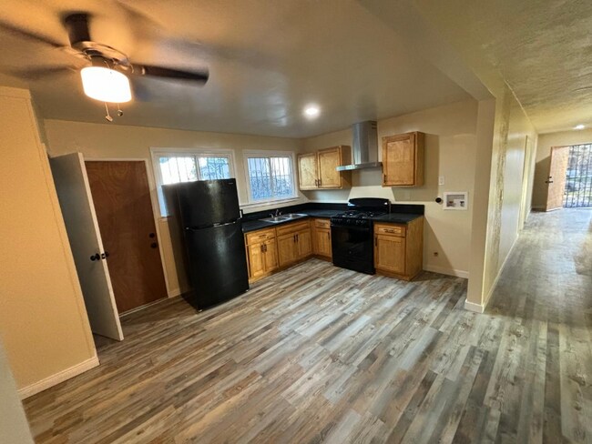 Foto del edificio - 1129 E 103rd St