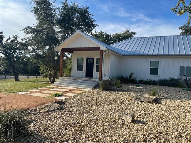 Foto del edificio - 2206 Old Stagecoach Rd