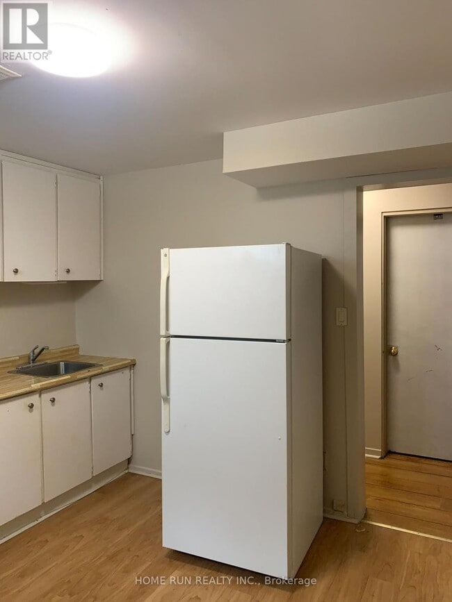 Building Photo - 859 Tavistock Rd