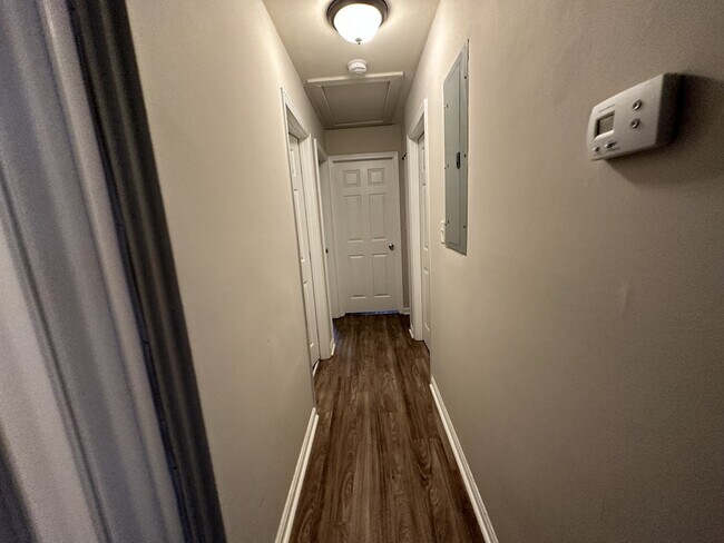 Foto del edificio - 5884 Ash St