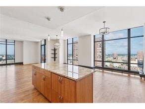 Building Photo - 201 S 11th St