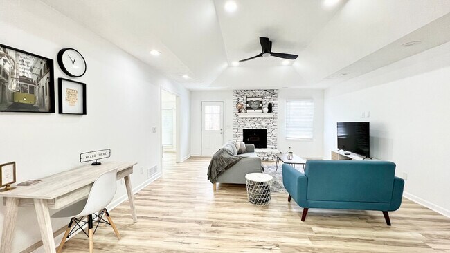 Foto del edificio - 1819 Old Peachtree Rd NE