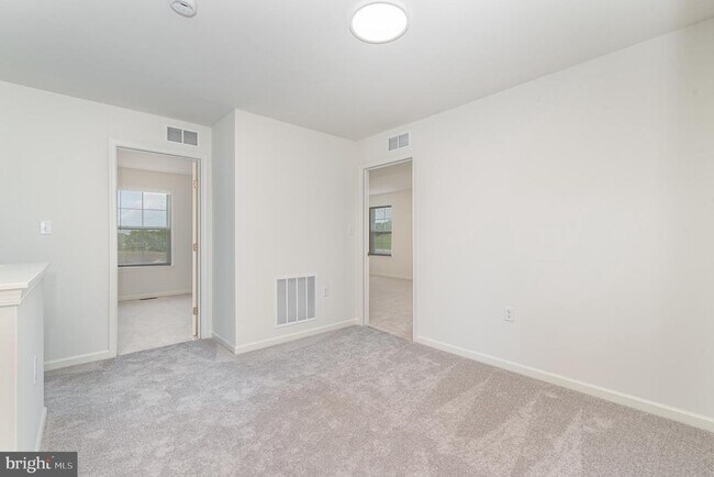 Building Photo - 7892 Briarwood Dr