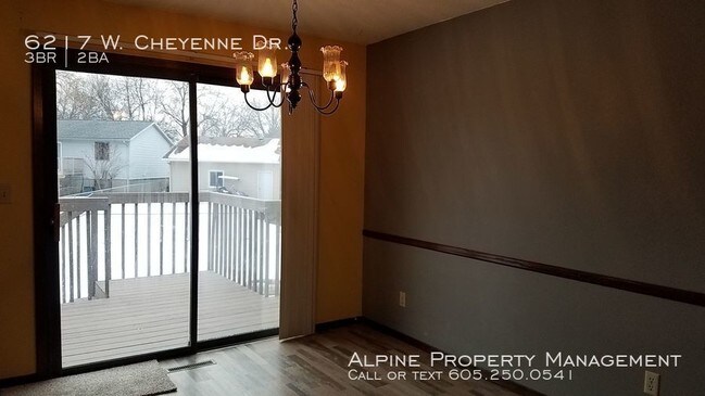 Building Photo - 6217 W Cheyenne Dr