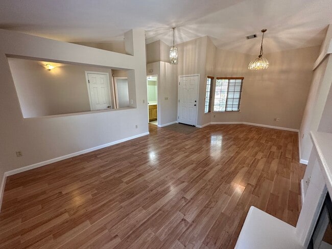 Building Photo - Single story 3Br/2Bath with 3 car Garage A...
