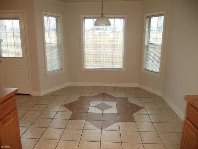 Building Photo - 3 br, 2 bath House - 126 Wintergreen Ct