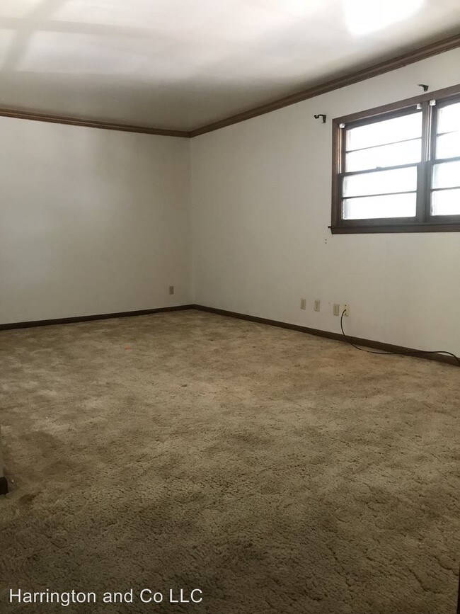 725 Spruce St, Halstead, KS 67056 Room for Rent in Halstead, KS