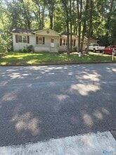 Building Photo - 12107 Greenleaf Dr SE