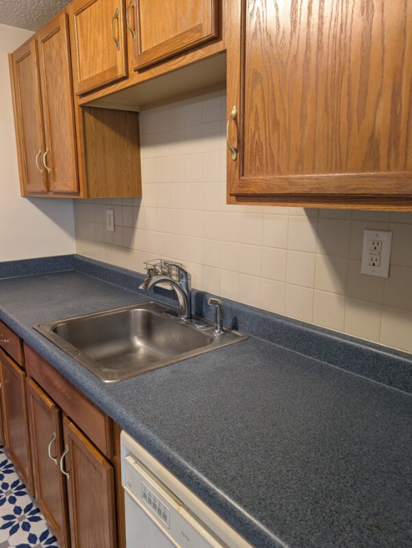 Building Photo - 6301 Robinson Rd