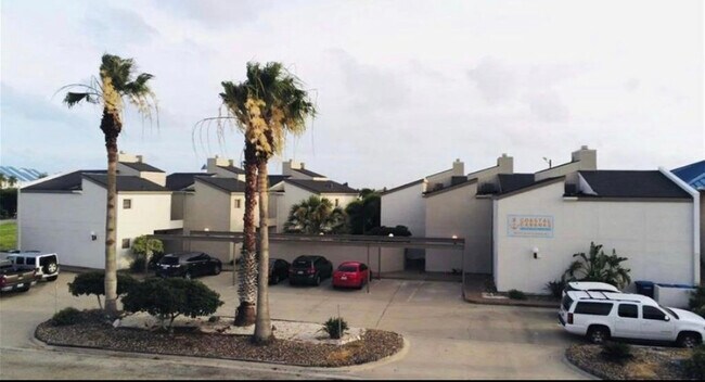 Building Photo - 14137 N Cabana St