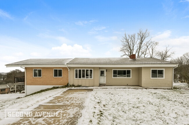 Building Photo - 185 Woodridge Dr