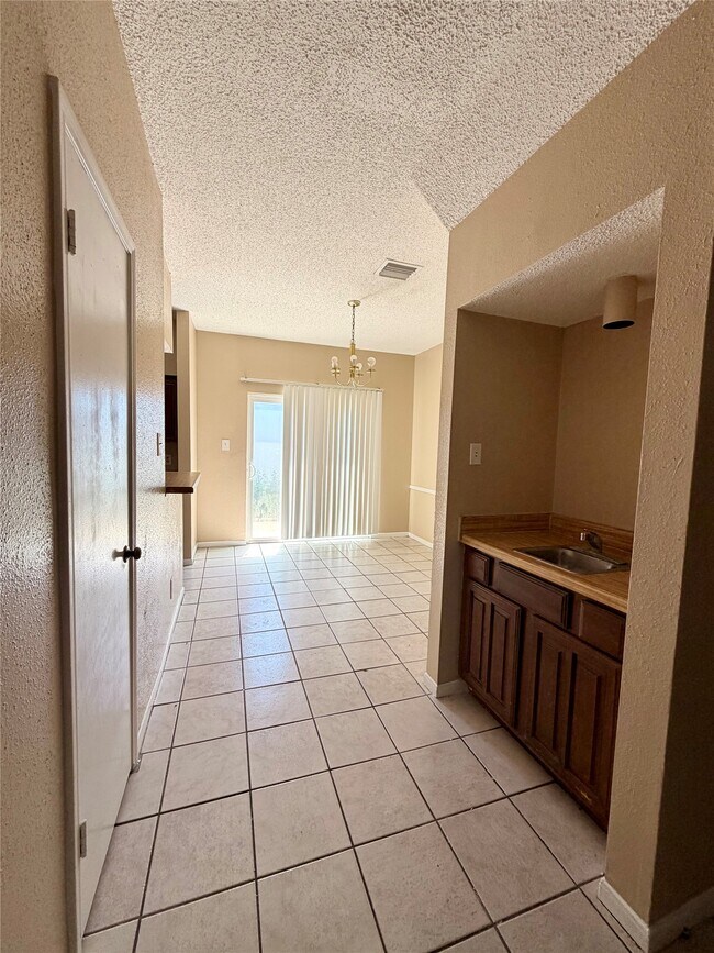 Building Photo - 12400 Brookglade Cir