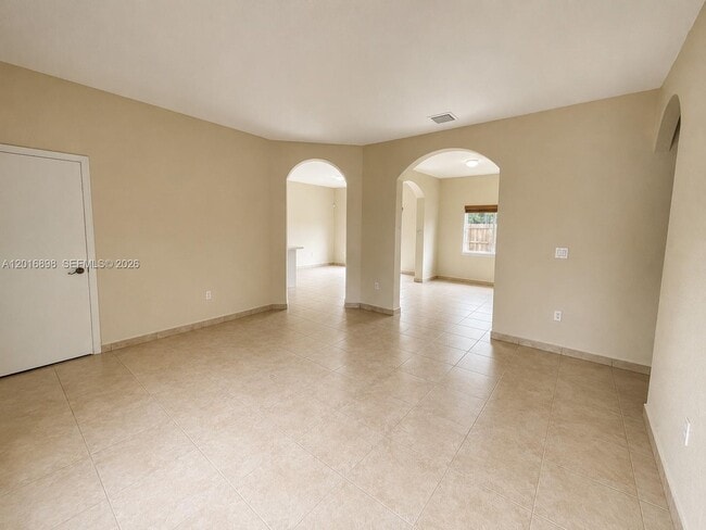 Foto del edificio - 705 SE 13th Terrace