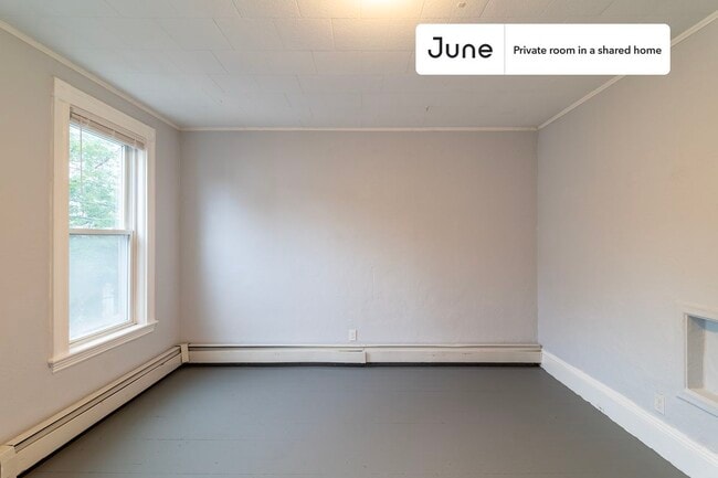 Foto del edificio - Room in Shared 3 bed/1 bath home